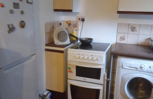 Seven Kings House | House with garden and private parking space