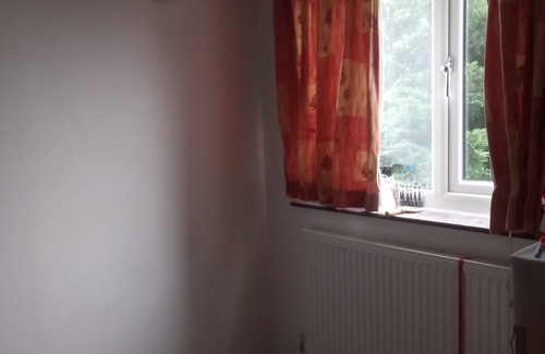 Seven Kings House | House with garden and private parking space