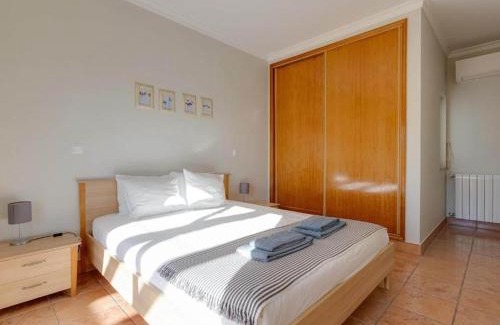Albardeira House | House with garden and private pool