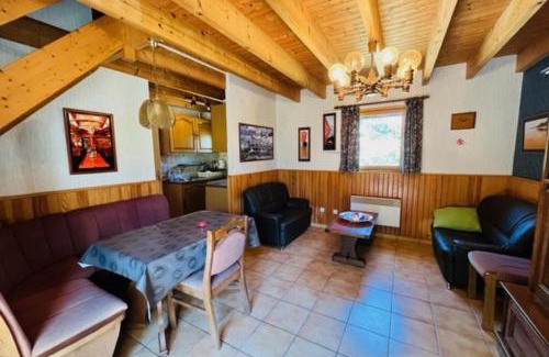 Penvins House | House with garden close to the sea