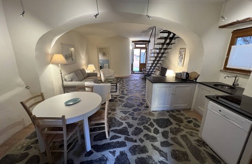 Capoliveri House | House with garden in the historical center House with character.