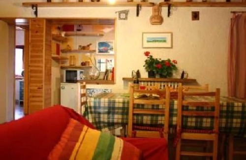 Aramo House | House with garden with olive trees