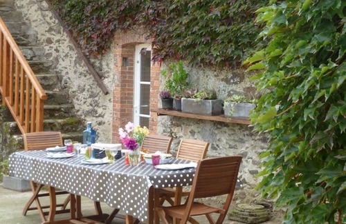 Valanjou Cottage | House with heated pool