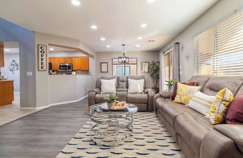 Casa Grande House | House with Heated Pool, King Bed and Work Station