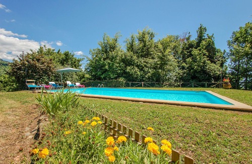 Villa Collemandina House | House with private pool at 2,8 km from Castiglione di Garfagnana. Panoramic view