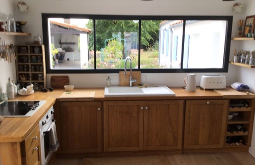 Noirmoutier-en-l'Ile House | House with large garden 200m from the château with 5 bedrooms + 5 bathrooms. Sleeps 10.