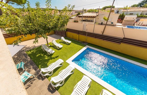 L'Escala Villa | House with large garden and private pool