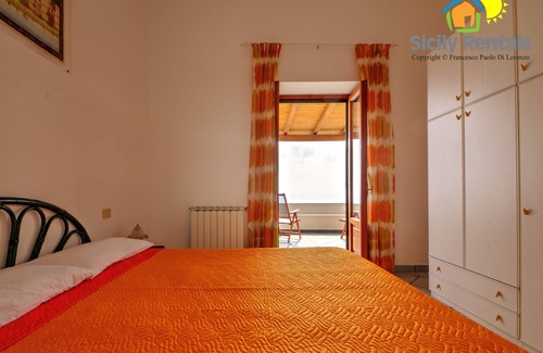 Canneto House | House with panoramic views of the Aeolian coast