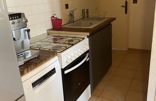 Volx House | House with pool access, independent garden and terrace, fireplace. Luminous