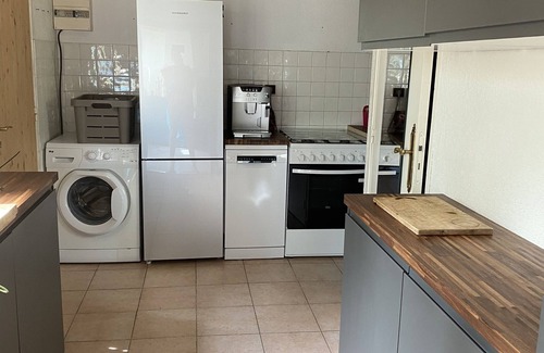 Volx House | House with pool access, independent garden and terrace, fireplace. Luminous