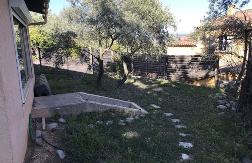 Volx House | House with pool access, independent garden and terrace, fireplace. Luminous