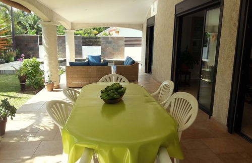 Etang Sale Les Bains House | House with pool and large terrace 5 minutes from a beautiful black sand beach
