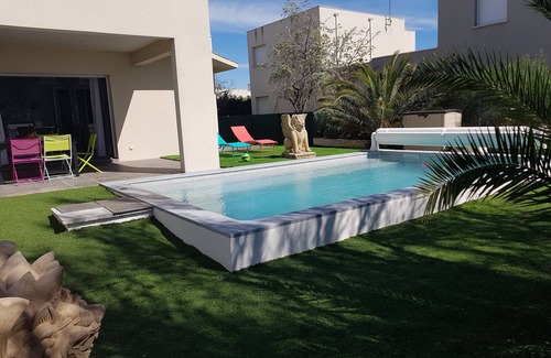 Sete House | House with pool and solarium 200m from the beach