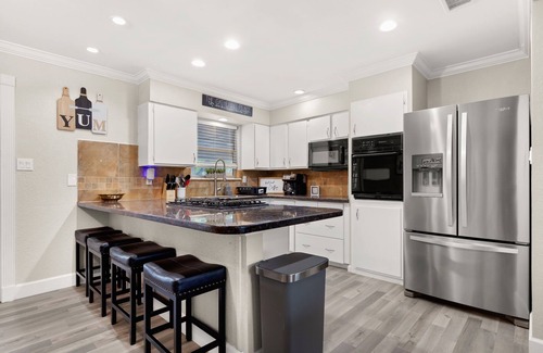 Lackland Terrace House | house with pool, Hot Tub and games located in central San Antonio