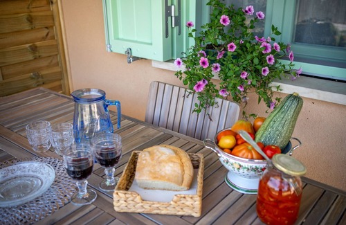 San Brizio Apartment | House with porch and garden (fully accessible)