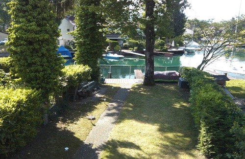 Thonon-les-Bains House | House with private pontoon and mooring ring marina Port Ripaille 6 people