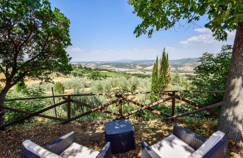 Allerona House | House with private/fenced pool on the Tuscany-Umbria border. 16km from Orvieto