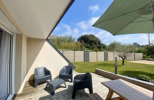 Tregastel House | House with private garden near the sea