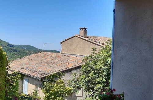 Saignon House | House with SPA, in a hilltop village in the Luberon