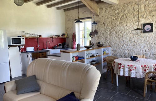 Saint-Georges House | House with swimming pool in a serene natural setting. Summer-Winter