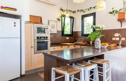 Niguelas Cottage | house with swimming pool and private yoga studio
