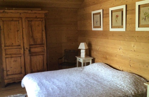 Doussard House | House with swimming pool in a quiet location close to the town center