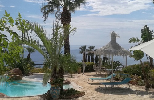 Ribera House | House with swimming pool, spectacular sea views