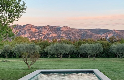 Robion House | House with swimming pool and breathtaking views of the Luberon