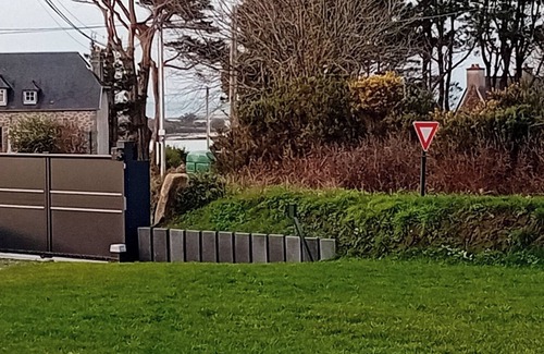 Pleumeur-Bodou House | House with terrace and garden for 5 persons 200m from the beach in Brittany