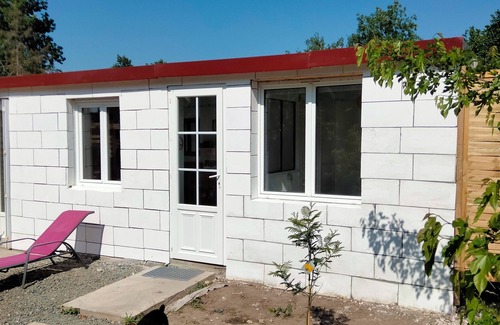 Saumur House | House with Tree-filled Garden