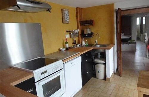 Ile d'Yeu House | House with upper floor. 3 bedrooms, garden with courtyard, in port joinville