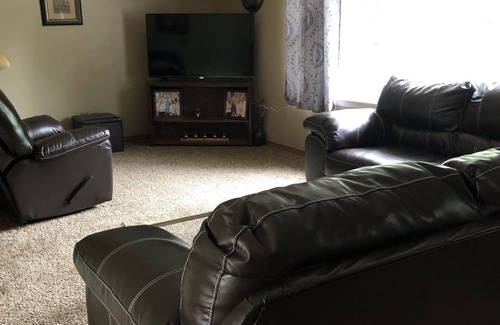 Green Bay House | House within walking distance of Lambeau!