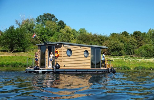 Ophoven Boat Rental | Houseboat Houseboat Houseboat vacation Maasplassen Limburg Otter Easy Houseboats