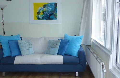 Eastern Docklands Boat Rental | Houseboat In The Center, 5 min walk to Tropical Museum, Free Wifi!