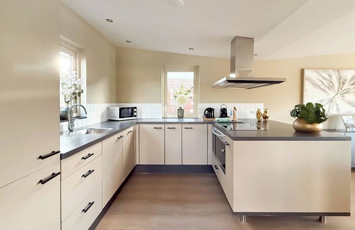 Municipality of Uitgeest House | Houseboat, located in the marina of Uitgeest