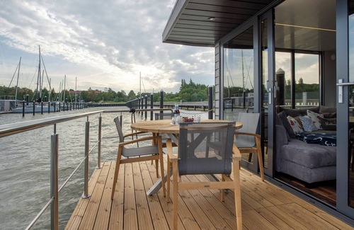 Knieper Nord House | Houseboat Seeadler Stralsund with Sea View, Private Terrace and Sauna