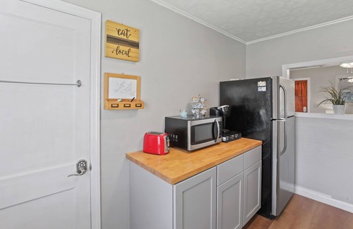 Columbus House | Housepitality The Bungalow 2 BR 1BA