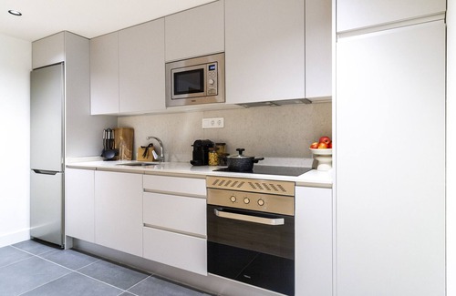 Nueva Espana Apartment | Housing Castellana XV by Sharing Co