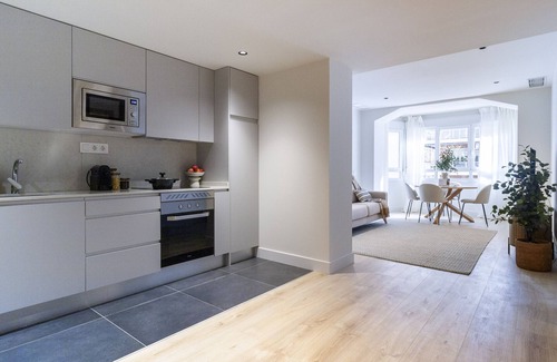 Nueva Espana Apartment | Housing Castellana XXI by Sharing Co