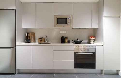 Nueva Espana Apartment | Housing Castellana XXI by Sharing Co