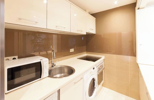 Cuatro Caminos Apartment | Housing Orense by Sharing Co I