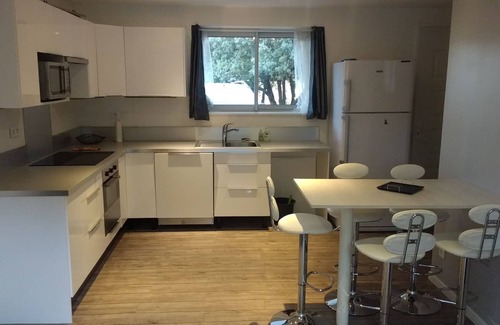 Carnoux-en-Provence Apartment | Housing with garden near Cassis