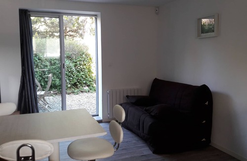 Carnoux-en-Provence Apartment | Housing with garden near Cassis