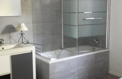 Carnoux-en-Provence Apartment | Housing with garden near Cassis