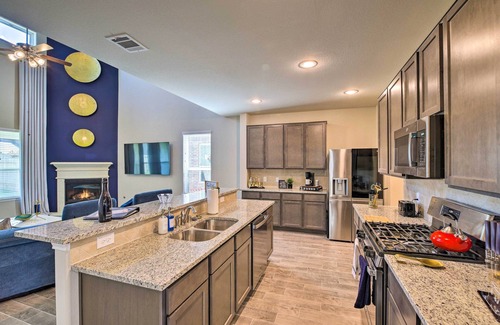 Northeast Houston House | Houston Home w/Private Yard - 16 Mi to Dtwn
