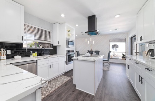 Clodine House | Houston Little Saigon, 4 Bedrooms with Pool, Heart of Houston Asian Town