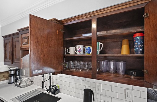 Clodine House | Houston Pool Escape | Games WiFi | Parking | Pet