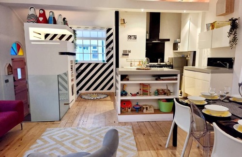 Hove Cottage | Hove Seaside Cottage, Sleeps 8, 2 Mins to Seafront