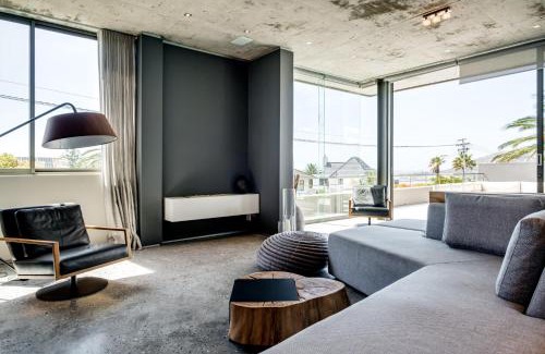 Camps Bay Villa | Hove Villa