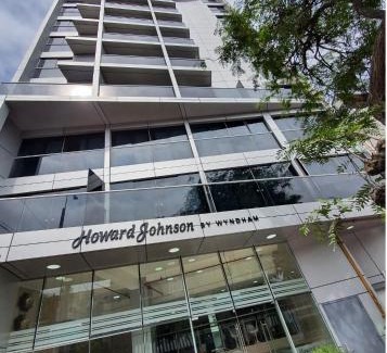 Petit Jean Ocharan Hotel | Howard Johnson by Wyndham Lima Miraflores Art House
